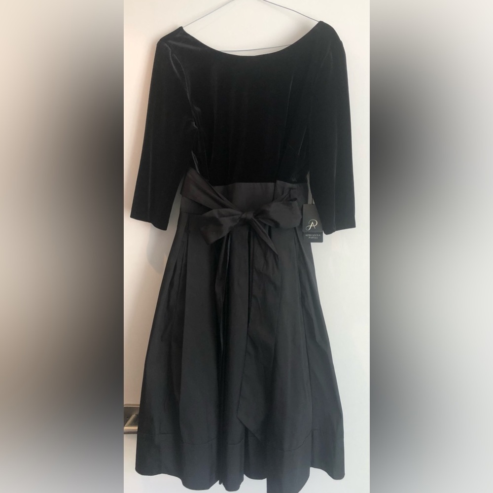 Elegant Black Velvet Bow-Waist Dress